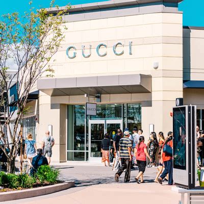 gucci toronto premium outlets.